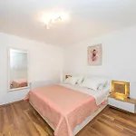 Awesome In Ricice With Sauna Feriehus Imotski