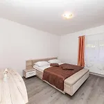 Feriehus Awesome In Ricice With Sauna Imotski